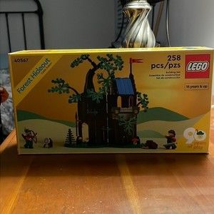 Lego Forest Hideout #40567. 258 pcs.  Box has damage